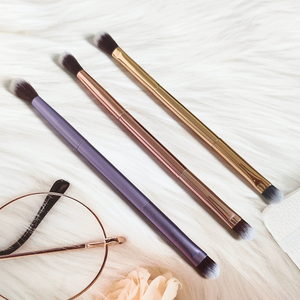 Pinceau de maquillage double tête avec logo personnalisé pour fond de teint cheveux synthétiques avec manche en bambou Pinceau de blush et de toilettage pour le visage avec poudre de voyage - Product Image 6