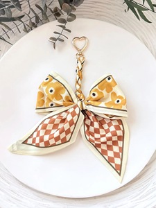 พวงกุญแจโบว์ทำมือ ผ้าพันคอไหมทอมือ พวงกุญแจห้อยกระเป๋า พวงกุญแจกระเป๋าถือ อุปกรณ์ตกแต่งกระเป๋า - Product Image 6