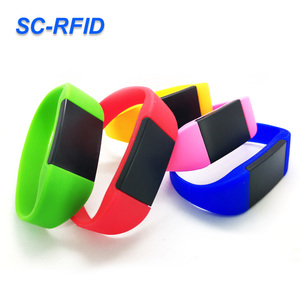 Nhà Máy Bán buôn 13.56MHz RFID dây đeo cổ tay thể dục IC Mini <span class=keywords><strong>Tag</strong></span> cho công viên nước kiểm soát truy cập <span class=keywords><strong>NFC</strong></span> 1K Silicone vé ban nhạc - Product Image 4