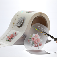 Autocollant personnalisé en vinyle transparent découpé à la forme, avec dorure à chaud, imperméable, pour étiquettes d'emballage cosmétique, impression de logo de parfum