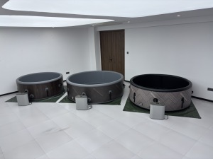 Jacuzzi gonflable grande capacité à chauffage rapide avec système de bulles pour la relaxation familiale - Product Image 2