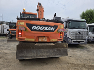 Excavadora Doosan DX140 de bajo kilometraje, usada, de 14 toneladas, tipo de ruedas pesadas, maquinaria de excavación de segunda mano, con certificación EMC. - Product Image 4