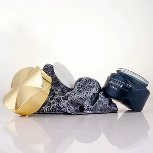 Luxueus Klavervormig Deksel Van Vier Bladeren Met Bloemblaadjes 50G Crèmekleurige Glazen Pot Ziet Eruit Als Een Kunstwerk