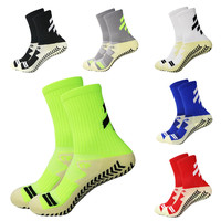 Bas quantité minimale de commande vente en gros de chaussettes de sport personnalisées antidérapantes chaussettes de football athlétiques hommes enfants chaussettes de football antidérapantes professionnelles
