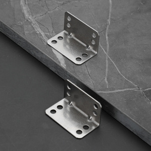 Soporte <span class=keywords><strong>de</strong></span> ángulo <span class=keywords><strong>de</strong></span> acero inoxidable <span class=keywords><strong>de</strong></span> 90 grados en forma <span class=keywords><strong>de</strong></span> L engrosada, fijador <span class=keywords><strong>de</strong></span> 8 orificios para estante <span class=keywords><strong>de</strong></span> silla <span class=keywords><strong>de</strong></span> mesa, soporte <span class=keywords><strong>de</strong></span> hierro triangular <span class=keywords><strong>de</strong></span> Metal - Product Image 4