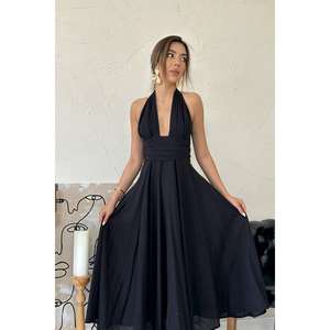 Robe de soirée élégante noire en lin, dos nu, coupe trapèze, taille naturelle, tissu respirant - Product Image 3