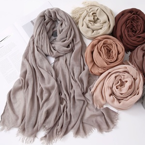 Écharpe longue unie en viscose de haute qualité, 95 couleurs en stock, 200 x 90 cm, extra-large, effet froissé naturel, pour hommes musulmans - Product Image 4