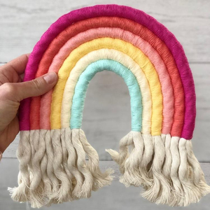 Macramé Arcoíris Hecho a Mano para Colgar en la Pared - Product Image 1