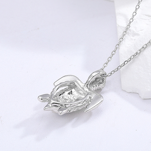 Pendentif XYOP Timeless Coastal Turtle en argent sterling 925 avec opale et <span class=keywords><strong>orgonite</strong></span>, avec des reflets scintillants et un cadre marin artisanal - Product Image 5