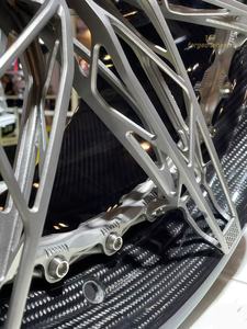 عجلة قيادة مخصصة 168 بوصة متعددة الأذرع مقعرة من ألياف الكربون المتكاملة بتصميم سايبربانك مجوفة مناسبة لسيارة بورش 911GT3 - Product Image 6