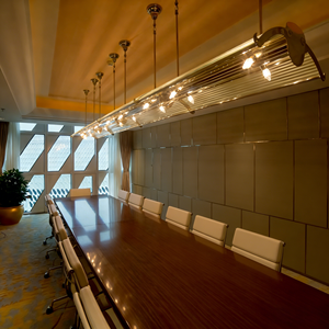 Lustre linéaire moderne de luxe, <span class=keywords><strong>suspension</strong></span> en verre côtelé, <span class=keywords><strong>luminaire</strong></span> personnalisé en laiton pour salle de conférence d'hôtel, idéal pour les projets - Product Image 6