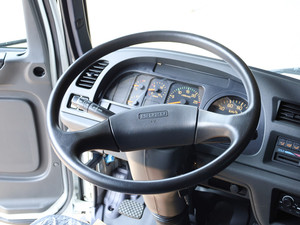 Truk <span class=keywords><strong>Chassis</strong></span> <span class=keywords><strong>ISUZU</strong></span> FVR 4x2 Ekonomis dan Efisien dengan Tempat Tidur untuk Dijual Grosir - Product Image 6