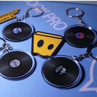 Vente en gros DIY acrylique Mini Album CD Porte-clés Kpop Music Charms Anime Porte-clés en plastique personnalisé