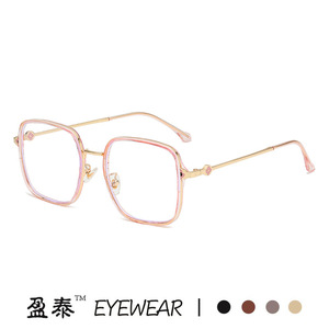 TR90 กรอบแว่นตาทรงสี่เหลี่ยมสำหรับผู้หญิงน้ำหนักเบาป้องกันแสงสีฟ้าเลนส์พลาโนกรอบเต็มสีทอง - Product Image 4
