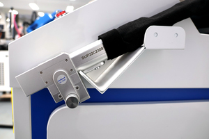 Mesin Pembersih Laser Serat Portabel Berdaya Tinggi Pendingin Air Penghilang Karat Perawatan Permukaan Logam 1500W-3000W Multifungsi - Product Image 5