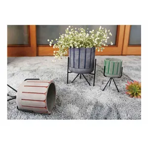 High Quality Vintage Round Lightweight Planter Flowerpot With Iron Stand