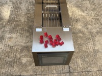 Machine de comptage de comprimés/capsules semi-automatique à grande vitesse Sime avec roulement pour flacons 10-30 flacons/minute Facile à utiliser 220V