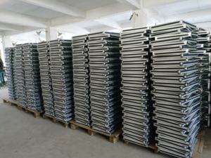 Flight case de rangement en aluminium personnalisable pour 6 pédaliers avec support OEM - Product Image 5