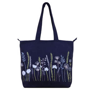 Bolsa de Mano Bordada Personalizada a Precio Económico, Bolsa de Compras Artesanal de Moda, de Fabricante Pakistaní, Nuevo Diseño de Bolsas Bordadas - Product Image 1