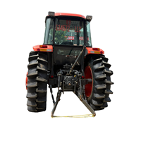 Tracteur agricole 4x4 de 95 CV avec moteur diesel et boîte de vitesses, cabine entièrement contrabasculante, idéal pour les travaux de labour sur grandes surfaces agricoles