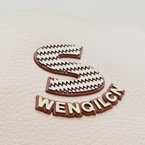 יוקרה סיליקון 3d לוגו העברת חום תוויות אופנה גומי מובלט עבור בגדים חולצות תיקים - Product Image 1