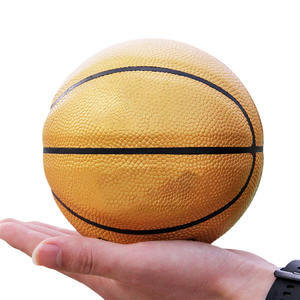 Ballon de <span class=keywords><strong>basket</strong></span> gravé pour équipe # 1 mini souvenir pour les cadeaux des demoiselles d'honneur, souvenirs du porteur d'alliances, thèmes sportifs de <span class=keywords><strong>mariage</strong></span> et cadeaux pour le témoin - Product Image 2