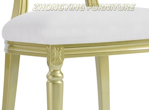 Chaises de banquet de mariage empilables en cuir PU or de style européen français à vendre - Product Image 5