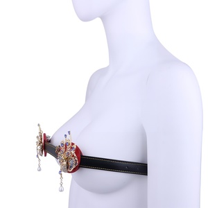 QK-B8242 Cinturón de Bondage Erótico con Púas Metálicas en Forma de Fénix para Masaje de Pezones y Placer, de Cuero PU, para Coqueteo y Juguetes Eróticos - Product Image 3