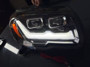 Interruptor de Faros Delanteros LED Izquierdo y Derecho Raymond Modify, Luz Blanca y Amarilla para Toyota 4Runner 2003 2004 2005 81130-35441 81170-35421 - Product Image 3