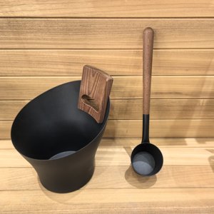 Accessori per <span class=keywords><strong>Sauna</strong></span> in Legno Massello di Cedro Rosso e Alluminio: Secchio, Mestolo, Termometro, Igrometro, Finestre a Traversa, Design Tradizionale - Product Image 3