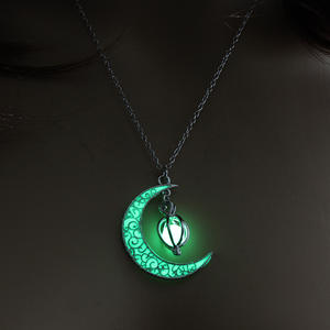 Collar Luminoso Fluorescente con Colgante de Luna, Estrella y Planeta, Brilla en la Oscuridad, Regalo para Halloween - Product Image 5