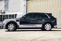 Nouveau kit carrosserie MSY en fibre de carbone sèche sur mesure pour Rolls-Royce Cullinan, comprenant lèvre de pare-chocs avant/arrière, jupes latérales, spoiler et clips pour feux antibrouillard