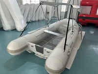 Bateau pneumatique à coque en aluminium Achilles Hypalon UT420 de 420 cm avec échelle et auvent
