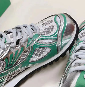 Chaussures de tennis de luxe originales pour hommes et femmes, nouvelle collection, design tendance, à lacets, respirantes, imperméables, en maille, pour toutes les saisons, idéales pour la marche. - Product Image 2