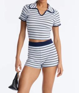 Completo due pezzi da donna in maglia a coste a righe, top corto a maniche corte con colletto <span class=keywords><strong>polo</strong></span> e pantaloncini a vita alta, outfit casual, completo due pezzi da donna per il tempo libero. - Product Image 2