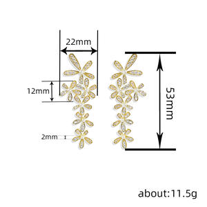 Orecchini pendenti E3606 con fiore dorato, zirconi e perle finte per donna, gioielli da festa - Product Image 6