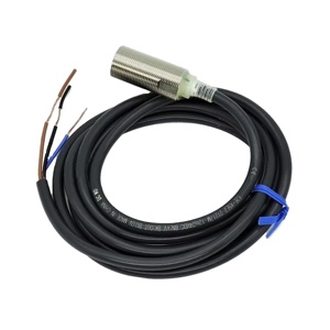 เซ็นเซอร์สวิตช์โฟโตอิเล็กทริก e3ex5e1m1 E2E-X5E1-M1ของแท้ - Product Image 1