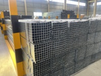 Tube en acier galvanisé 55x55mm pour châssis de caravane