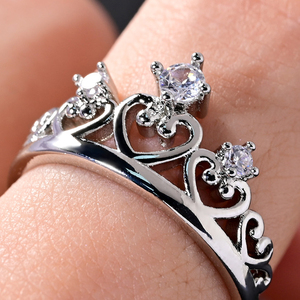 Anello a Corona Impermeabile in Cristallo con Cuore e Zirconi CZ, Gioiello da Sposa Stile Fairycore, per Vendita all'Ingrosso - Product Image 6