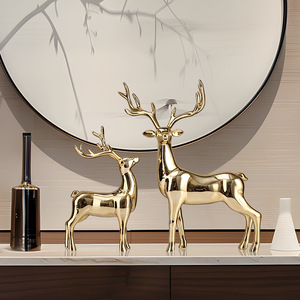 Juego de 2 Figuras de Ciervo Chapadas en Oro, Decoración Contemporánea para Sala de Estar, Adorno Navideño de Resina Sintética - Product Image 2