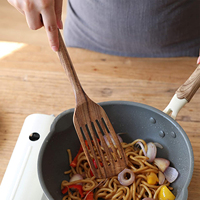 Ensemble d'ustensiles de cuisine en bois de 7 pièces Outils de cuisson en bois Spatule et cuillères en bois antiadhésif naturel