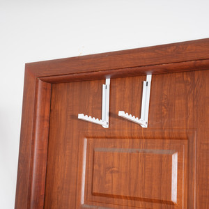 Tendedero de ropa plegable sobre la <span class=keywords><strong>puerta</strong></span>, soporte para colgar abrigos para uso <span class=keywords><strong>en</strong></span> interiores para cocina y baño, disponible <span class=keywords><strong>en</strong></span> blanco y negro - Product Image 5