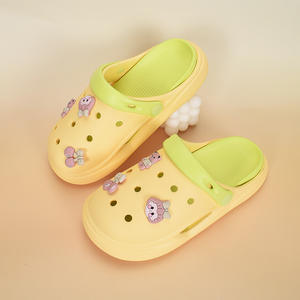 By-1610 Cherry Girl Crocs Clogs, zapatos de playa de verano con plataforma de color amarillo y verde caramelo para mujer, tacón de 3cm, para las cuatro estaciones - Product Image 3