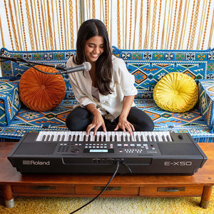Pianos Digitales <span class=keywords><strong>Roland</strong></span> EX10 de <span class=keywords><strong>61</strong></span> <span class=keywords><strong>Teclas</strong></span> para Interpretación Profesional y Acompañamiento, <span class=keywords><strong>Teclas</strong></span> de Piano Electrónico Semipesadas EX50 - Product Image 4