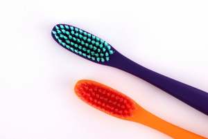 Brosse à dents conique KNK KKP15 avec poignée confortable, poils en nylon doux, manche en plastique de haute qualité pour usage domestique - Sourire sain - Product Image 5