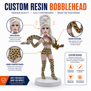 Statuetta Personalizzata di Artista con Stampa Leopardata e Bobblehead di Pitone, Figura in Resina Dipinta a Mano - Product Image 1