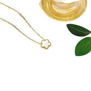 Collier pendentif trèfle à quatre feuilles plaqué or 18 carats avec motif de fleur unique <span class=keywords><strong>pour</strong></span> femme, cadeau de mariage, cadeau <span class=keywords><strong>pour</strong></span> petite amie - Product Image 5