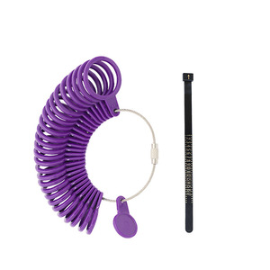 Herramienta de medición de anillos de plástico, calibrador de tallas 0-13 para la fabricación y ajuste de joyería - Product Image 1