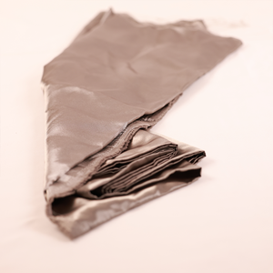 低MOQ 100%ポリエステル光沢生地卸売 無地サテン生地 衣類 ドレス ベッドシーツ用 - Product Image 2