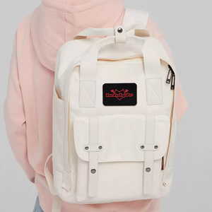 Venta al por mayor de fábrica: Parches de cuero personalizados en blanco con logo bordado para gorras de camionero, etiquetas adhesivas para jeans. - Product Image 6